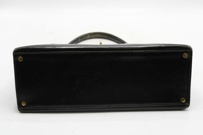 HERMES. Sac Kelly 32 sellier en box noir,...