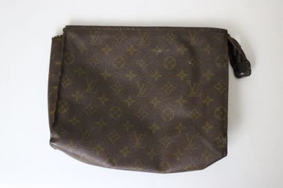 LOUIS VUITTON. Sac Keepall en toile monogramme...
