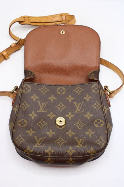 LOUIS VUITTON. Sac Saint Cloud en toile monogramme...