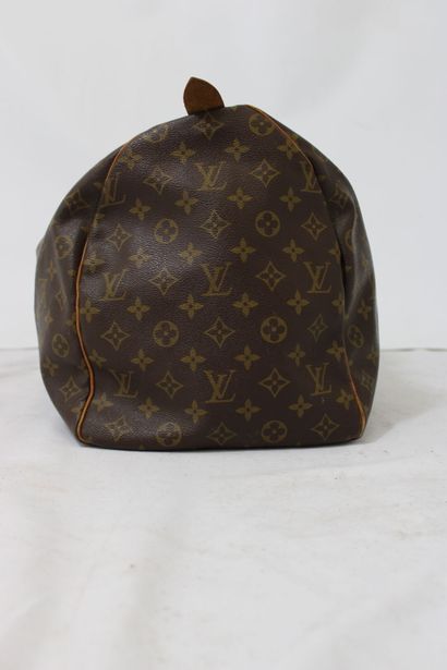 LOUIS VUITTON. Sac Keepall 50 en toile monogramme...