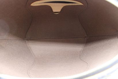 LOUIS VUITTON. Sac à main Ellipse petit modèle...