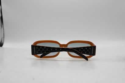 CHANEL. Paire de lunettes de soleil pour...