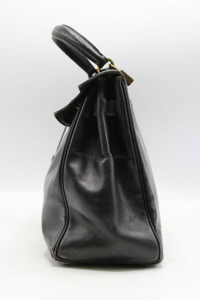 HERMES. Sac Kelly 32 retourné en box originellement...