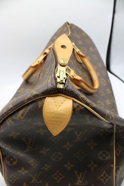 LOUIS VUITTON. Sac Speedy 40 en toile monogramme...