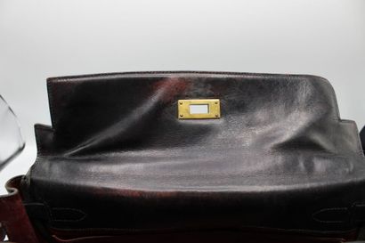 HERMES. Sac Kelly 32 retourné en box originellement...