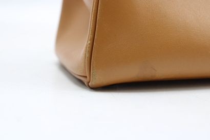 HERMES. Sac Kelly 28 retourné en veau chamonix...