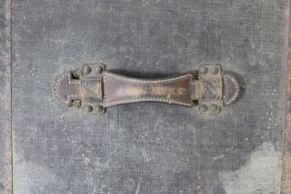 LOUIS VUITTON. Boite à chapeaux en toile...