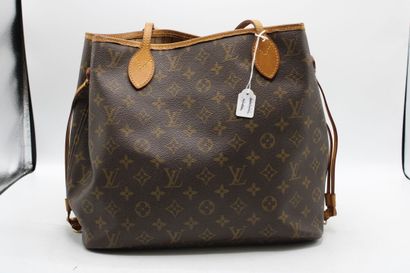 LOUIS VUITTON. Sac Neverfull en toile monogramme...