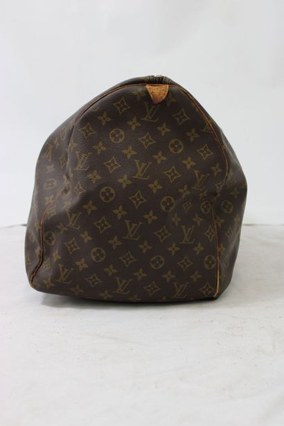 LOUIS VUITTON. Sac Keepall 60 en toile monogramme...
