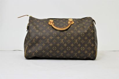 LOUIS VUITTON. Sac Speedy 40 en toile monogramme...