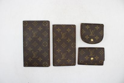 LOUIS VUITTON. Ensemble de quatre accessoires...