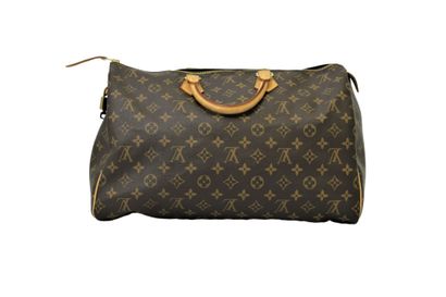 LOUIS VUITTON. Sac Speedy 40 en toile monogramme...