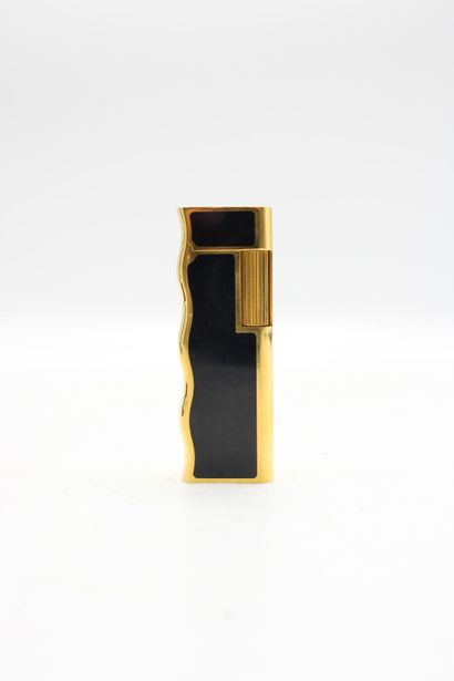 Van Cleef & Arpels. Briquet plaqué or et...