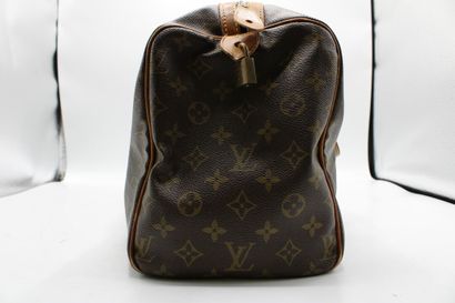 LOUIS VUITTON. Sac Keepall en toile monogramme...