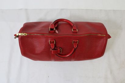 LOUIS VUITTON. Sac Keepall 50 en cuir épi...