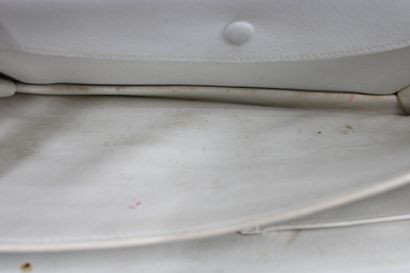 HERMES. Sac Ring en cuir grainé blanc, intérieur...