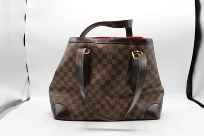 LOUIS VUITTON. Sac cabas en toile damier...