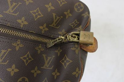 LOUIS VUITTON. Sac Keepall 60 en toile monogramme...