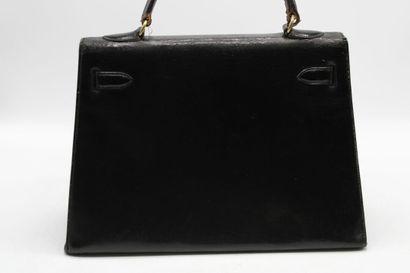 HERMES. Sac Kelly 32 sellier en box noir,...
