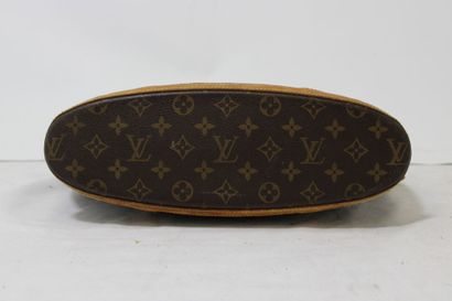 LOUIS VUITTON. Sac Babylone en toile monogramme...