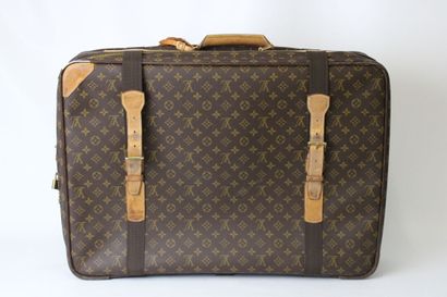 LOUIS VUITTON. Valise Stratos en toile monogramme...