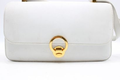 HERMES. Sac Ring en cuir grainé blanc, intérieur...
