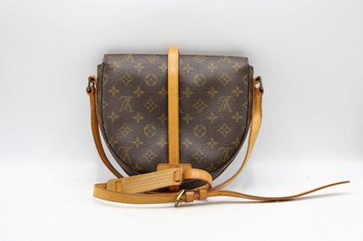 LOUIS VUITTON. Sac Chantilly en toile monogramme...