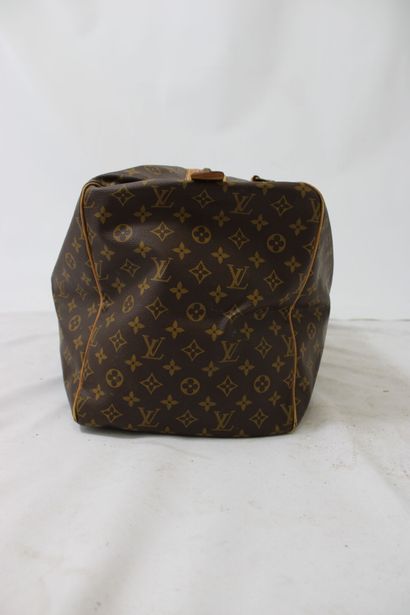 LOUIS VUITTON. Sac Keepall 55 en toile monogramme...