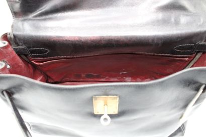 HERMES. Sac Kelly 32 retourné en box originellement...