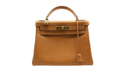 HERMES. Sac Kelly 28 retourné en veau chamonix...
