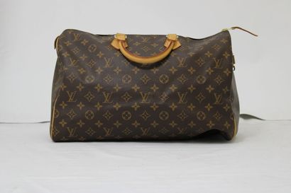 LOUIS VUITTON. Sac Speedy 40 en toile monogramme...
