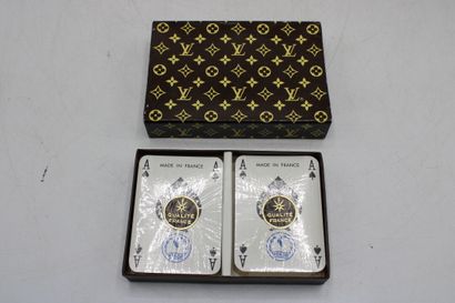 LOUIS VUITTON. Réunion d'un jeu de cartes...