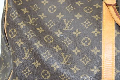LOUIS VUITTON. Sac Keepall 60 en toile monogramme...