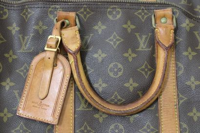 LOUIS VUITTON. Sac Keepall 50 en toile monogramme...