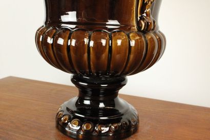 SARREGUEMINES. Cover pot in polychrome earthenware...