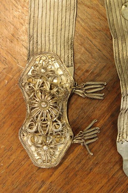 Silver belt. Period : XXth century. Dimensions...