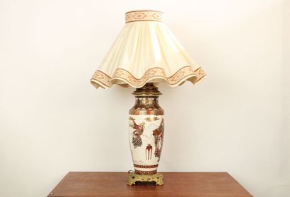 CHINE. Vase Satsuma en porcelaine émaillée...