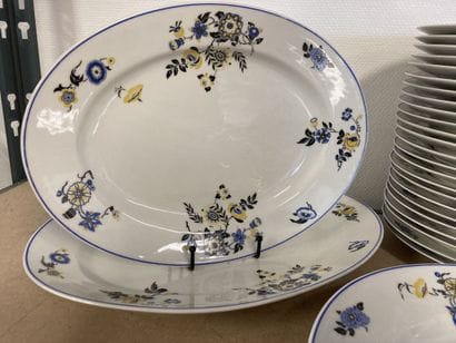 LIMOGES (in the taste of) Part of porcelain...