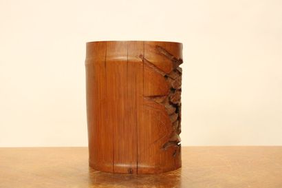 CHINE Pot à pinceaux en bambou sculpté d'un...