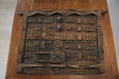 AFRICA. Suite of 3 doors of attics in carved...