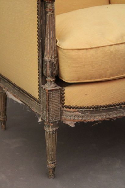 Large bergère de style Louis XVI en bois...