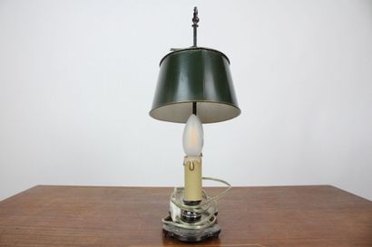 Lampe bouillotte à deux lumières et abat-jour...