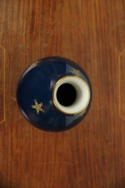 SEVRES. Porcelain vase decorated with stylized...