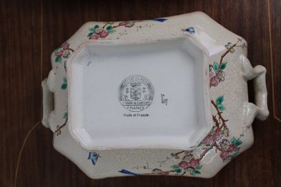LONGWY. Soup tureen and its support out of...