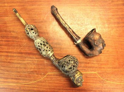 AFRICA. Meeting of two bronze pipes decorated...