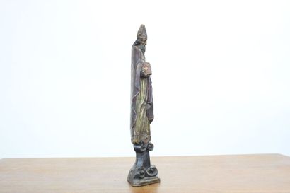 Statuette en bois sculpté représentant Saint-Pierre....