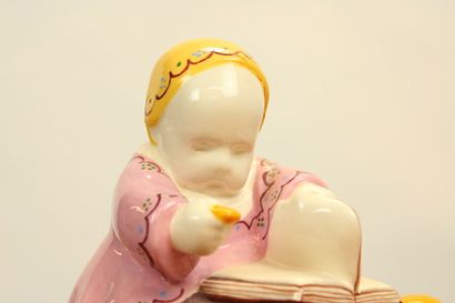Berthe SAVIGNY for Henriot QUIMPER
Porcelain...