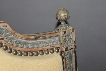 Large bergère de style Louis XVI en bois...