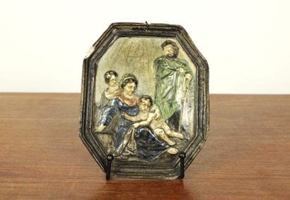 La Sainte Famille, bas relief en céramique...