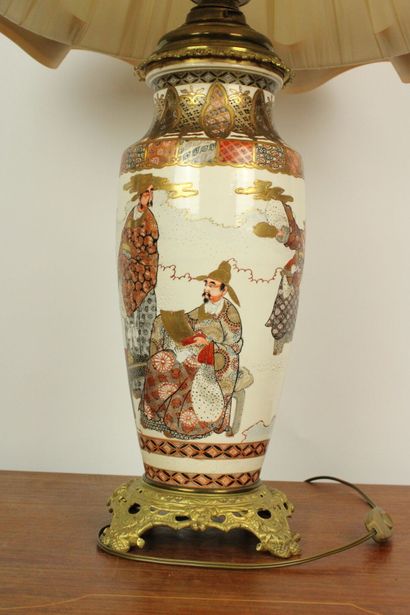 CHINE. Vase Satsuma en porcelaine émaillée...
